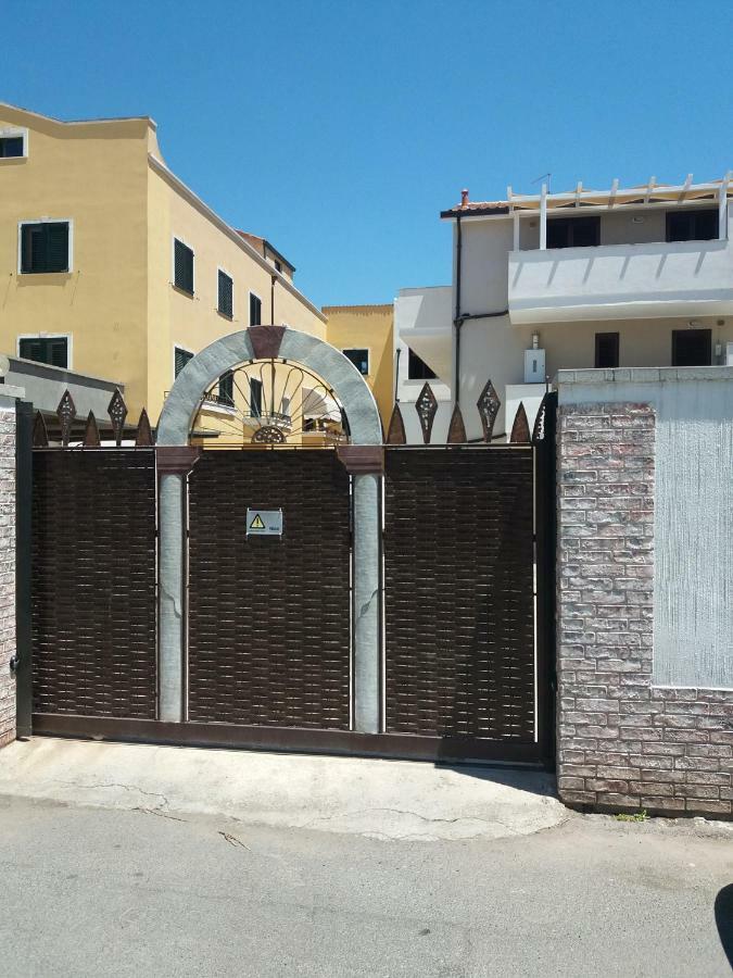 Apartmán Casa Graziella SantʼAntìoco Exteriér fotografie
